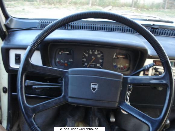 Dacia - bord simplificat....care a absorbit o doz� - Prezentare masini