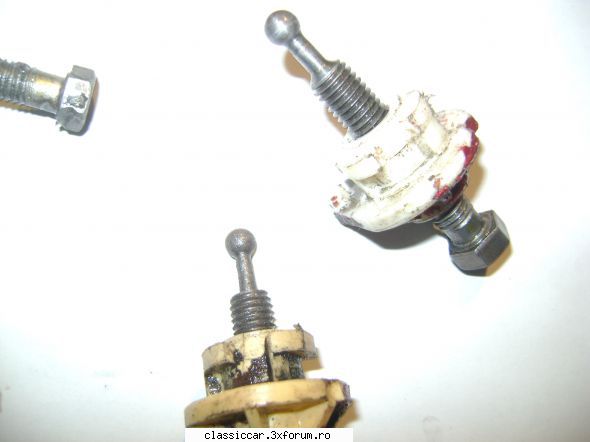 Dacia 1310 CL Break 1995 - Am bagat suportii de far ruginiti in detartrant - Reconditionari si Restaurari