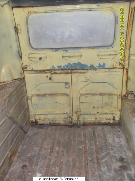 Dacia ESTAFETTE 1975 - fotografia cu usa din spate - Prezentare masini