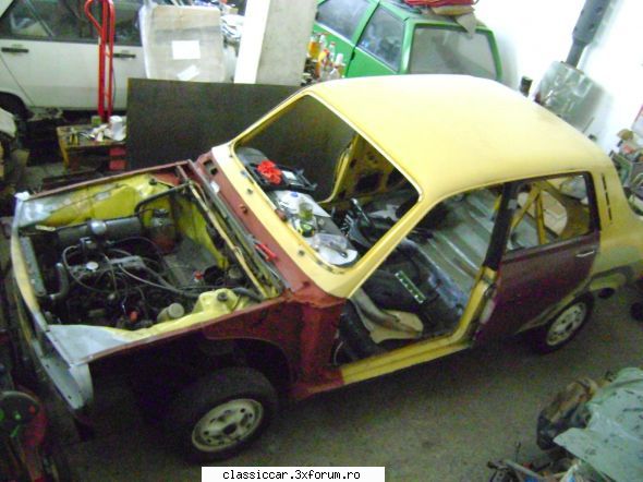 Dacia Galbena - 1976 - Urmeaza sa repar stalpii de la usile din fata si - Reconditionari si Restaurari