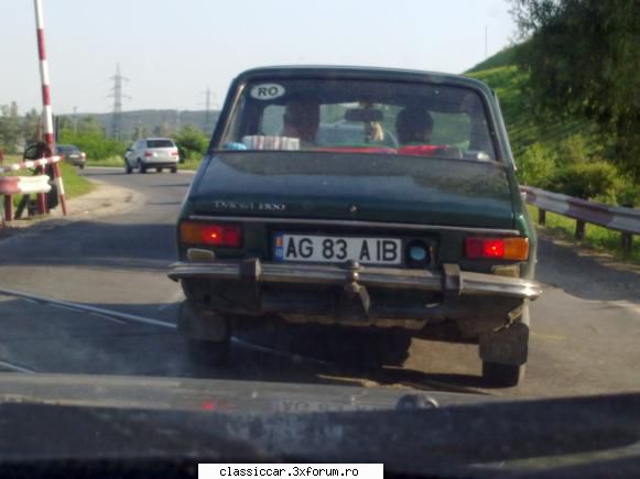 De prin Arges - in masina doi batranei , cred ca se intorceau de - Am vazut prin Romania