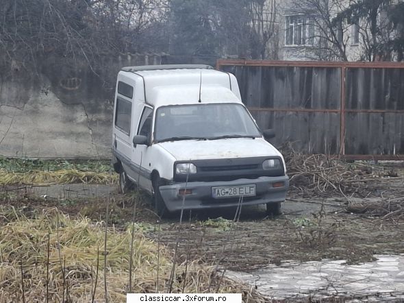De prin Arges - Renault Express, adăst�nd la mai bine - Am vazut prin Romania