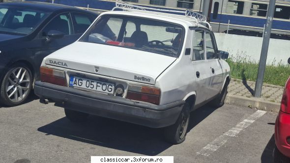 De prin Arges - O berlină CN4 prin parcarea gării din - Am vazut prin Romania