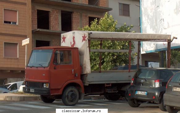 De prin Italia - De asemenea, la tarani predomina camioanele vechi - Din lumea larga