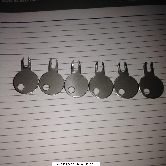 Dezmembrez Dacia 1300 - Cheita antena 25 lei - Vanzari  piese si accesorii