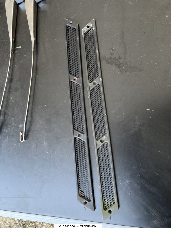 Dezmembrez Dacia 1300 - preturi: toata masina 1000 lei emblema metalica - Vanzari  piese si accesorii