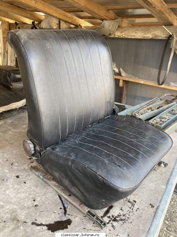 Dezmembrez Dacia 1300 - scaun dreapta in stare bunicica 50 lei - Vanzari  piese si accesorii