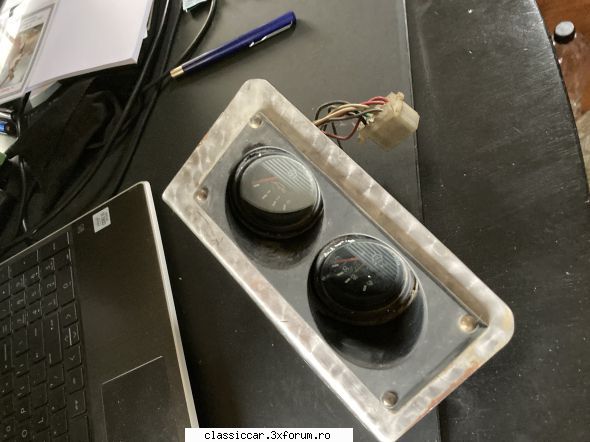 Dezmembrez Dacia 1300 - indicatoare presiune ulei si temperatura apa + - Vanzari  piese si accesorii