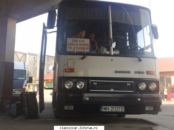 Din Severin - ikarus 250 la drobeta , pozat de un prieten - Am vazut prin Romania