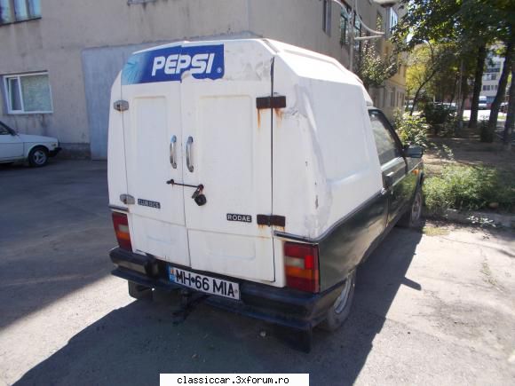 Din Severin - Iar asta rosu este un Rodae 12 TRS. Un Oltcit - Am vazut prin Romania