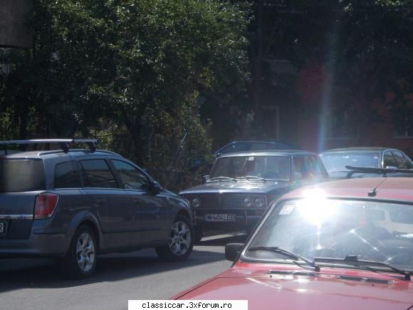 Din Severin - scuzati calitatea pozei, tocmai se pregatea sa - Am vazut prin Romania