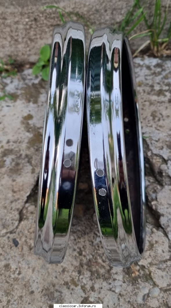 Doua capace roți posibil Audi 80 b1 - panda - Vanzari  piese si accesorii