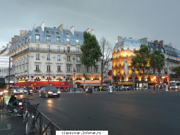 Drumetii cu doisprezecele - Place Saint-Michel - Drumetii prin Mioritic