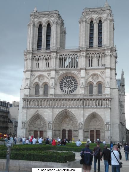 Drumetii cu doisprezecele - Catedrala Notre-Dame - Drumetii prin Mioritic
