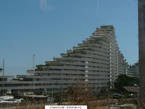 Drumetii cu doisprezecele - un hotel frumos - Drumetii prin Mioritic