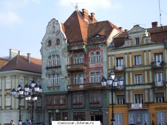 Drumetii cu saispele - cladire in stilul art deco din piata unirii - Drumetii prin Mioritic