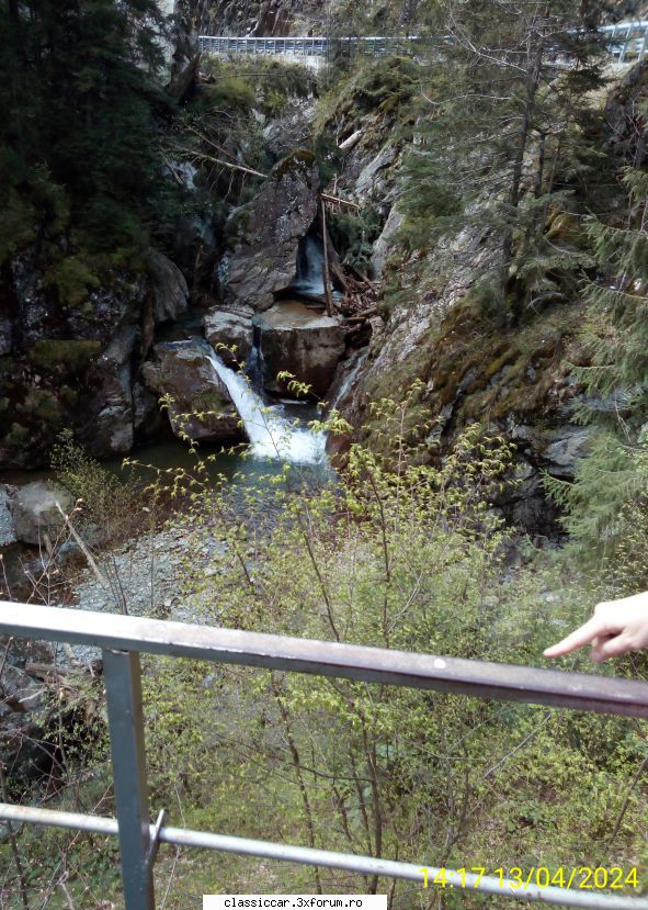 Drumul Apusenilor aprilie 2024 - Cascada Iadolina. Nemarcata, dar e parcarea mai - Drumetii prin Mioritic