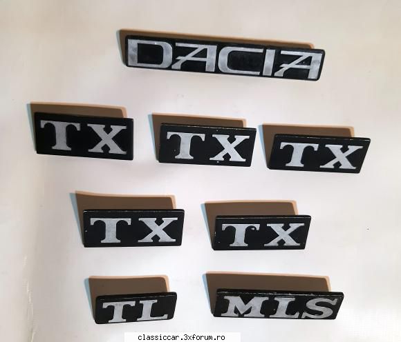 Embleme Dacia - Vand diverse embleme dacia, noi. Pret: 25 Lei/buc - Vanzari  piese si accesorii