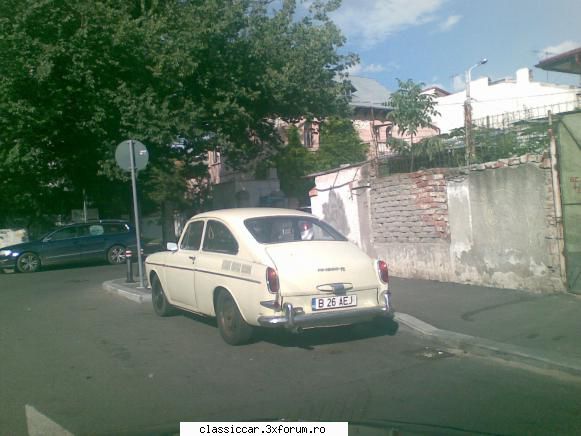 Epave sau nu, cu siguranta vechi intalnite pe meleagurile tarii - vw zona strada toamn - Am vazut prin Romania
