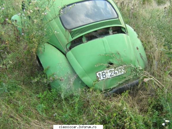 Epave sau nu, cu siguranta vechi intalnite pe meleagurile tarii - Pardon, 4CV! O brosc - Am vazut prin Romania