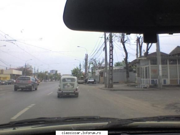 Epave sau nu, cu siguranta vechi intalnite pe meleagurile tarii - un fietel in trafic - Am vazut prin Romania