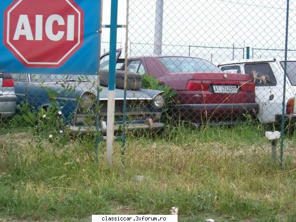 Epave sau nu, cu siguranta vechi intalnite pe meleagurile tarii - tot acolo si un fiat - Am vazut prin Romania