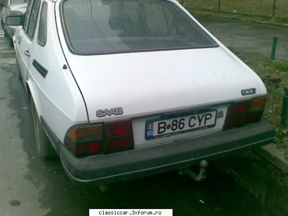 Epave sau nu, cu siguranta vechi intalnite pe meleagurile tarii - un saab...in Bucures - Am vazut prin Romania