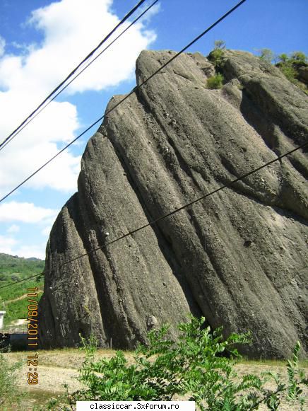 Festivalul cascavelei - Versantul din dreapta - Drumetii prin Mioritic