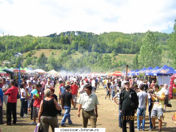 Festivalul cascavelei - Am luat carnati de oaie , sirop de trandafiri - Drumetii prin Mioritic