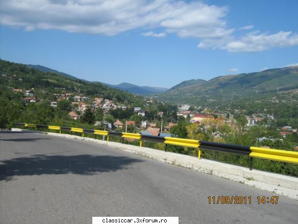 Festivalul cascavelei - vedere a localitatii Tesila (Valea Doftanei) de - Drumetii prin Mioritic
