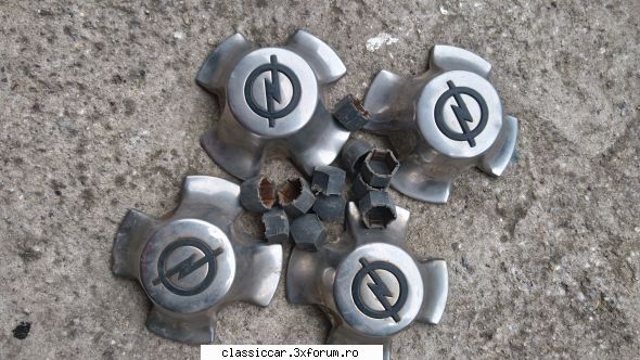 Fiat 1800, Fiat 1300, Opel Rekord. - Ptr Opel se v�nd capacele de inox din foto - Vanzari  piese si accesorii