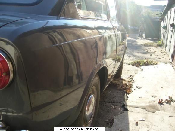 Fiat 850 - Masina a fost vopsita in 1998 in culoarea - Prezentare masini