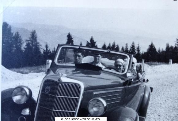 Ford 1935 - In imaginile urmatoare apare un Ford V8 1935 - Lost & Found