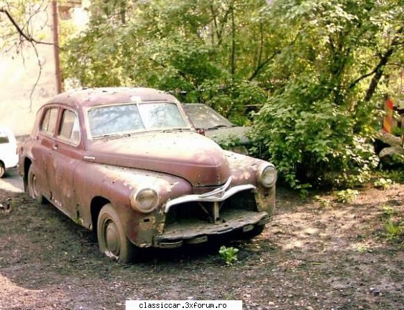 GAZ M20 Pobeda - O Pobeda M20 din 1953 Este intr-o curte de pe o - Vanatoarea de epave