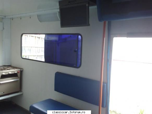 GMC K3500 - camper converted - Inca o poza cu "peisajul" privit din pat - Prezentare masini