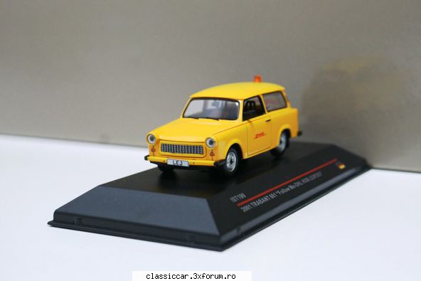 Garajul de machete AutoRetro - Trabantul nu se simtea prea bine intre broaste - Modelism si machetute