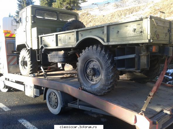 Gaz 66 din 1982 - fari - Coltul camionagiului si tractoristului oldtimerist