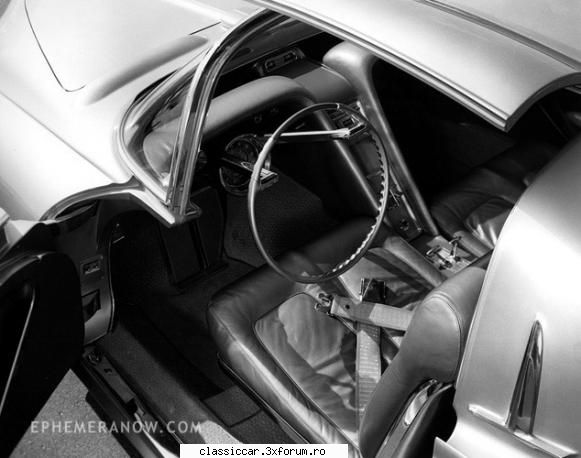 Ghicitoarea Nr. 87 - Oldsmobile, 1956, Golden Rocket - O poza cu interiorul - Ghicitoarea zilei