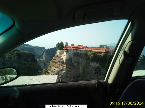 Grecia 2024 (Meteora, Volos, la mare langa Athos) - Peisaj cu manastirea Varlaam - Drumetii prin Mioritic