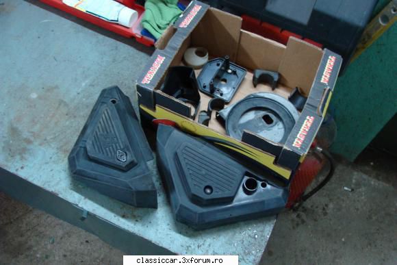 Hoinar timisorean din 1988 - elementele de plastic, curatate si smirgluite fin - Reconditionari si Restaurari