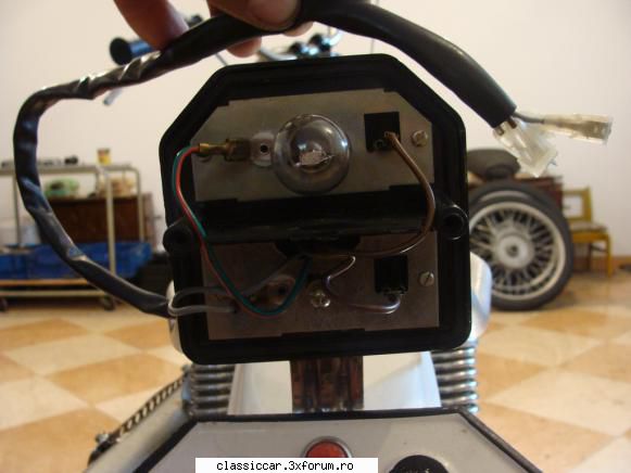 Hoinar timisorean din 1988 - partea electrica: conectorii de la stop - Reconditionari si Restaurari