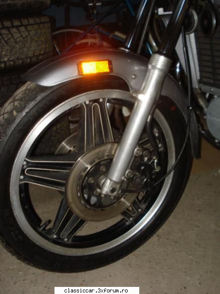 Honda G.L 500 - dou� discuri pe fat� fr�m� - Prezentare motociclete, motorete si biciclete de colectie