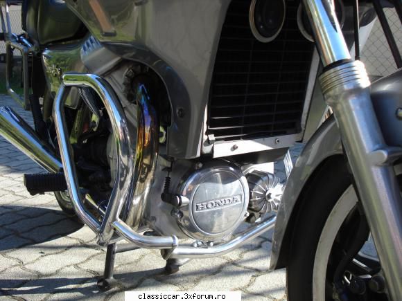 Honda G.L 500 - alternator usor de accesat - Prezentare motociclete, motorete si biciclete de colectie