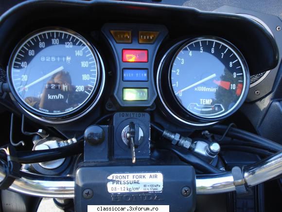 Honda G.L 500 - ventilul de umflare a - Prezentare motociclete, motorete si biciclete de colectie