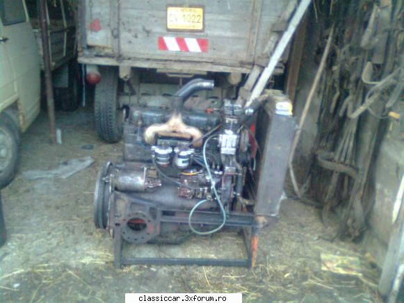 Incepe povestea unui Ifron 204-D - O poza cu motorul in b - Coltul camionagiului si tractoristului oldtimerist