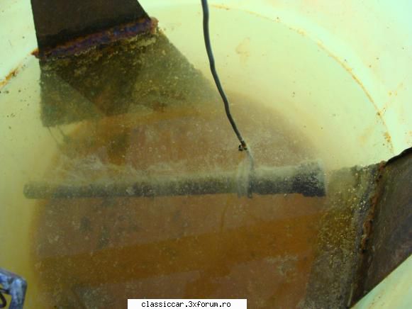 Inlaturarea ruginei prin electroliza - dupa 24 de ore am decuplat instalatia - Coltul Tehnic
