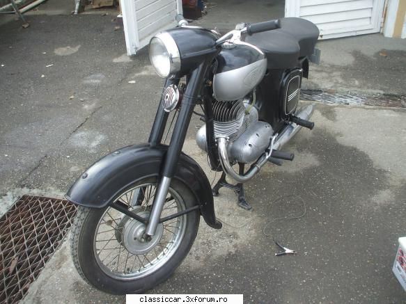 Jawa 125 - Cilindrul e de JAWA, ca CZ de 125 are - Prezentare motociclete, motorete si biciclete de colectie