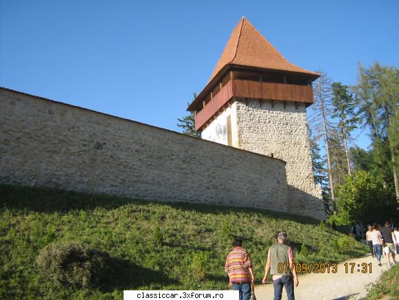 La Rasnov - Liviu M - Drumetii prin Mioritic