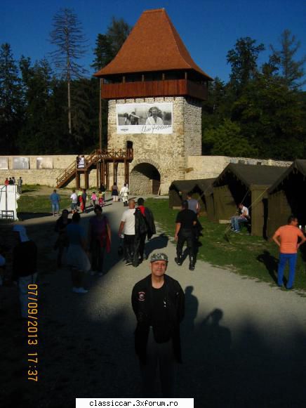 La Rasnov - Liviu M - Drumetii prin Mioritic