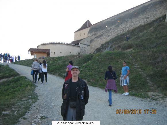 La Rasnov - Liviu M - Drumetii prin Mioritic